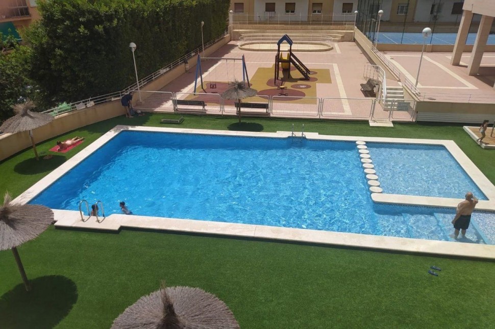 Прекрасные апартаменты 96м2 с бассейном в Аликанте