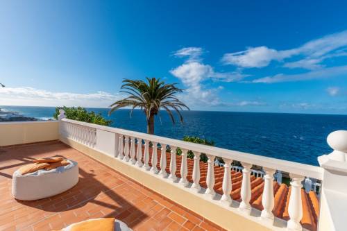 купить дом на берегу океана в испании
